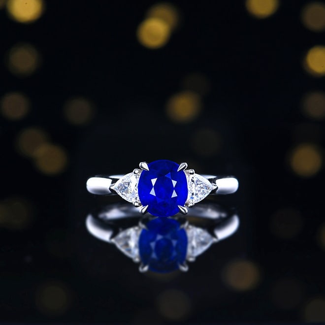 14k Gold 2.69 Ctw Natural Sapphire & Diamond Ring: Ref:230970386 // gold content:14k gold // ring size:7. 25us // // main gemstone:sapphire // shape:oval // carat weight:2. 26ct // color:royal blue // treatment:natural // // adjacent gemstone 2 : diam