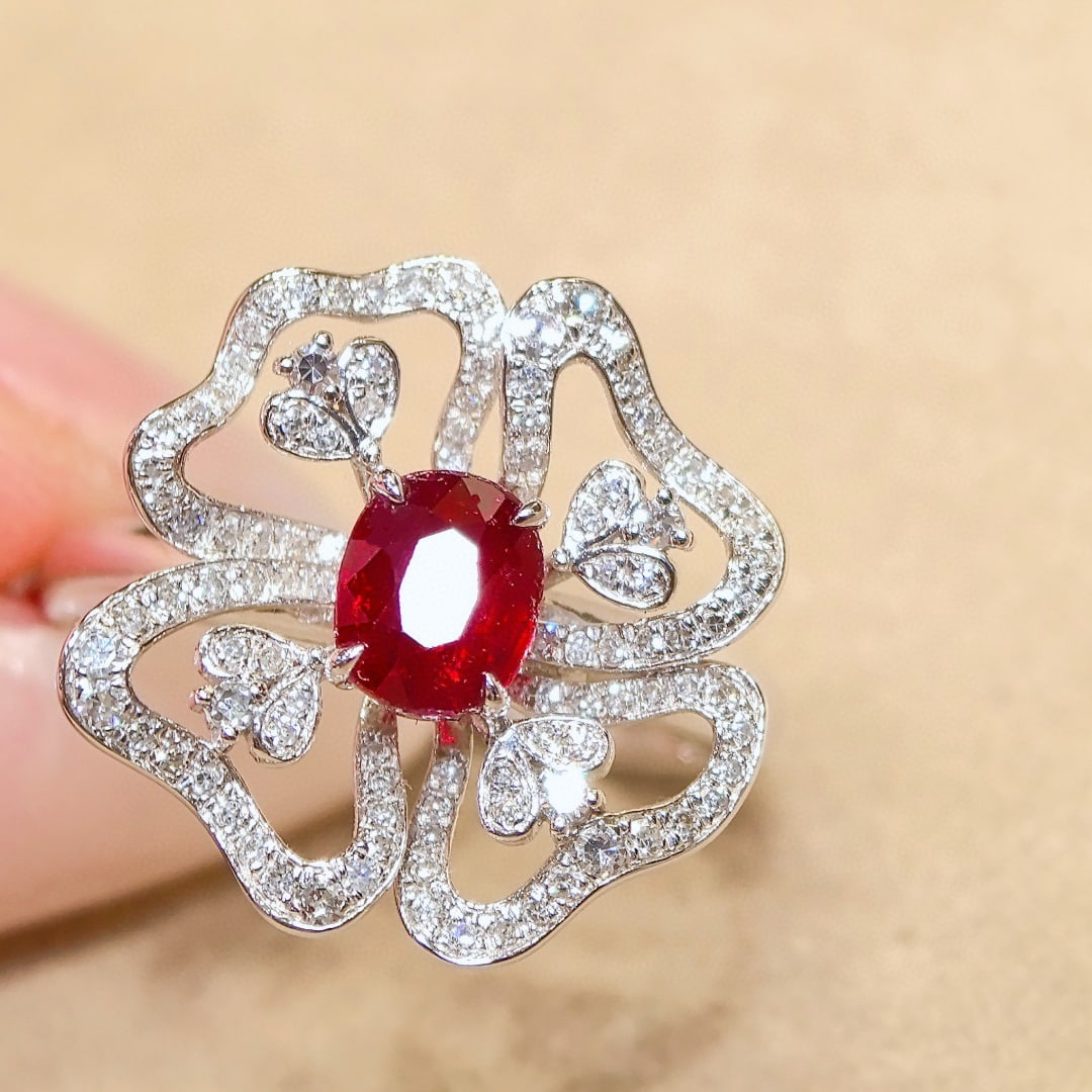14k Gold 1.50 Ctw Natural Ruby & Diamond Ring: Ref:230970398 // gold content:14k gold // ring size:7. 25us // // main gemstone:ruby // shape:oval // carat weight:1. 02ct // color:pigeonblood red // treatment:natural // // adjacent gemstone 2 : dia