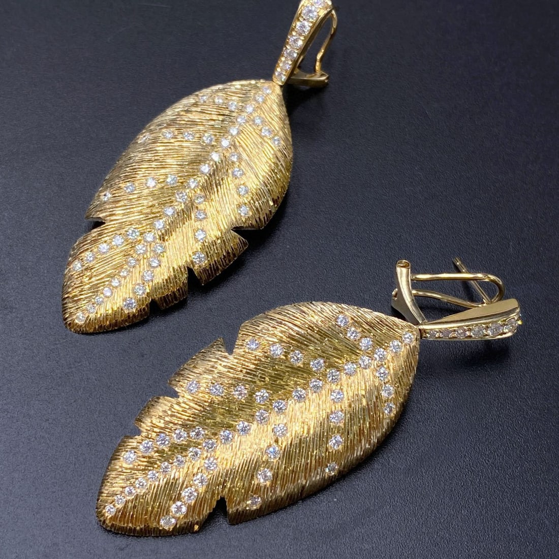 14k Gold 1.37 Ct Natural H Diamond Earrings: Ref:230970401 // gold content:14k gold // main gemstone:diamond // shape:round // carat weight:1. 37ct // clarity grade:vs-si // color:h // treatment:natural // cut grade:g // Condition: NewLow