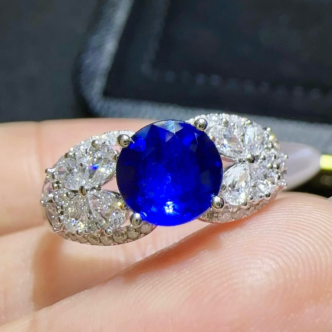 14k Gold 1.22 Ct Natural Sapphire & Diamond Ring: Ref:230970406 // gold content:14k gold // ring size:7. 25us // // main gemstone:sapphire // shape:round // carat weight:1. 22ct // color:royal blue // treatment:natural // cut grade:g // //