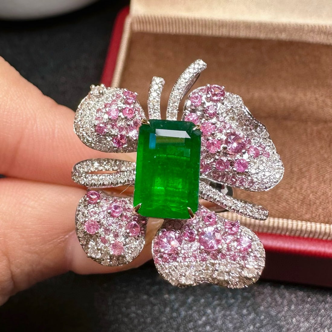 14k Gold 1.95 Ct Vivid Green Natural Emerald & Diamond & Sapphire Ring/pendant( Without Chain ): Ref:230970407 // gold content:14k gold // ring size:7. 25us // // main gemstone:emerald // shape:octagonal // carat weight:1. 95ct // color:vivid green // treatment:natural // // adjacent gemstone