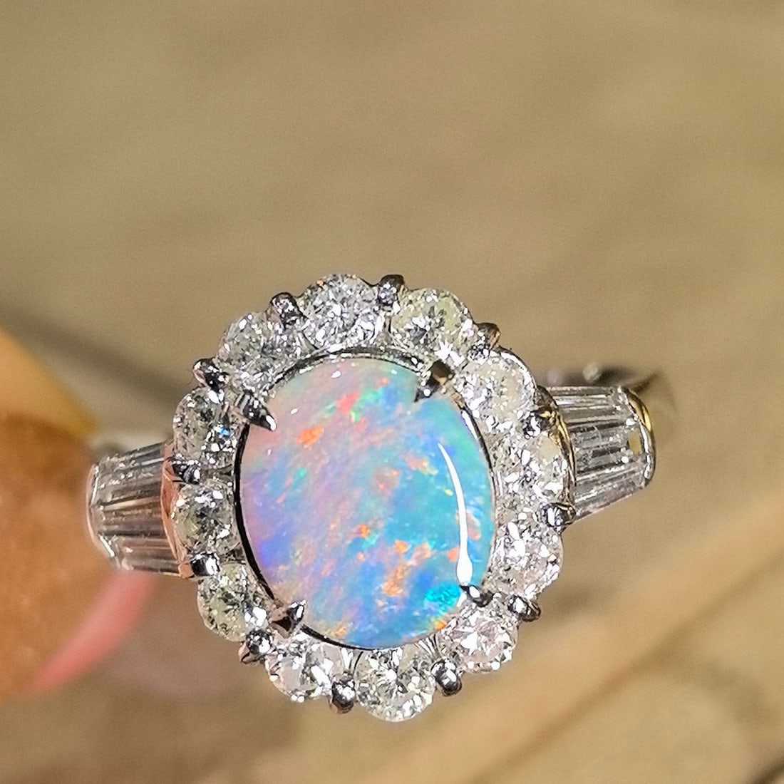 14k Gold 2.01 Ctw Natural Opal & Diamond Ring: Ref:230970418 // gold content:14k gold // ring size:7. 25us // // main gemstone:opal // shape:oval // carat weight:1ct // color:color // treatment:natural // // adjacent gemstone 2 : diamond //