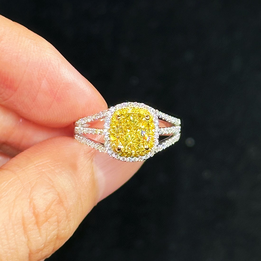 Gia Certified 14k Gold 1.14 Ct Natural Yellow Diamond & Diamond Ring: Ref:230970423 // gold content:14k gold // ring size:7. 25us // // main gemstone:yellow diamond // certified:gia // shape:cushion // carat weight:1. 14ct // clarity grade:vvs2 // color:yellow //