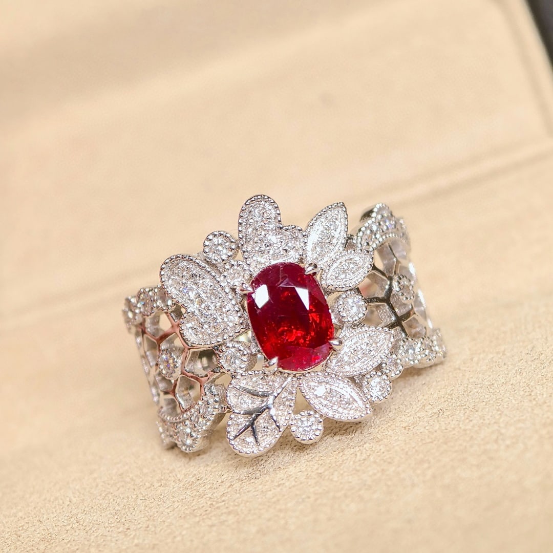 14k Gold 1.47 Ctw Natural Ruby & Diamond Ring: Ref:230970434 // gold content:14k gold // ring size:7. 25us // // main gemstone:ruby // shape:oval // carat weight:1. 02ct // color:pigeonblood red // treatment:natural // // adjacent gemstone 2 :