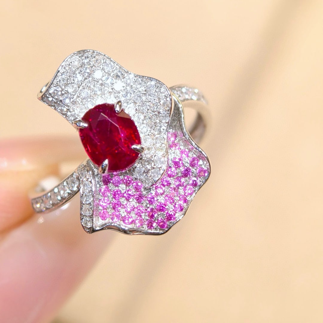 14k Gold 1.38 Ctw Natural Ruby & Diamond Ring: Ref:230970436 // gold content:14k gold // ring size:7. 25us // // main gemstone:ruby // shape:oval // carat weight:1. 05ct // color:pigeonblood red // treatment:natural // // adjacent gemstone 2 :