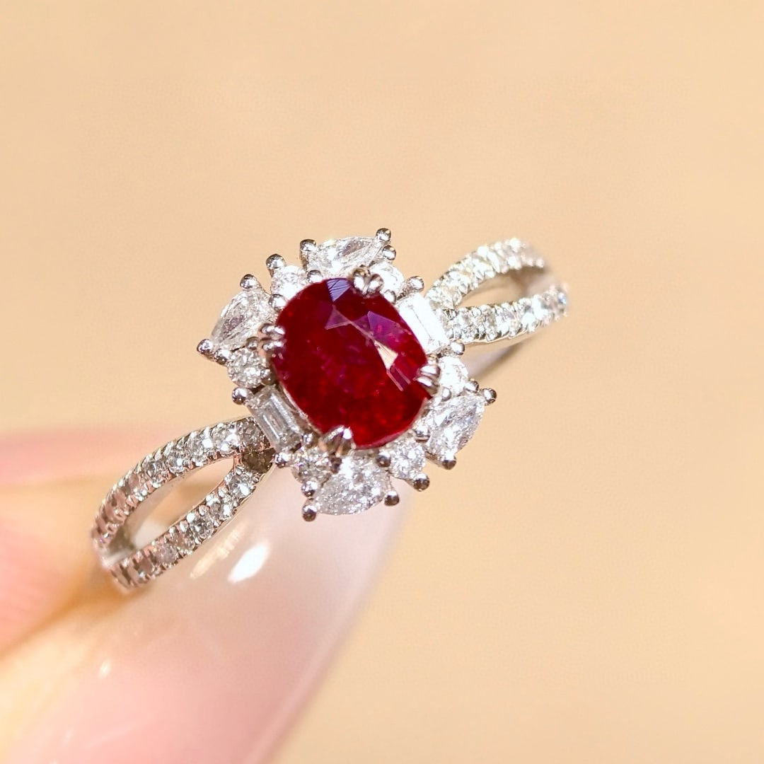 14k Gold 1.38 Ctw Natural Ruby & Diamond Ring: Ref:230970437 // gold content:14k gold // ring size:7. 25us // // main gemstone:ruby // shape:oval // carat weight:1. 03ct // color:pigeonblood red // treatment:natural // // adjacent gemstone 2 : dia