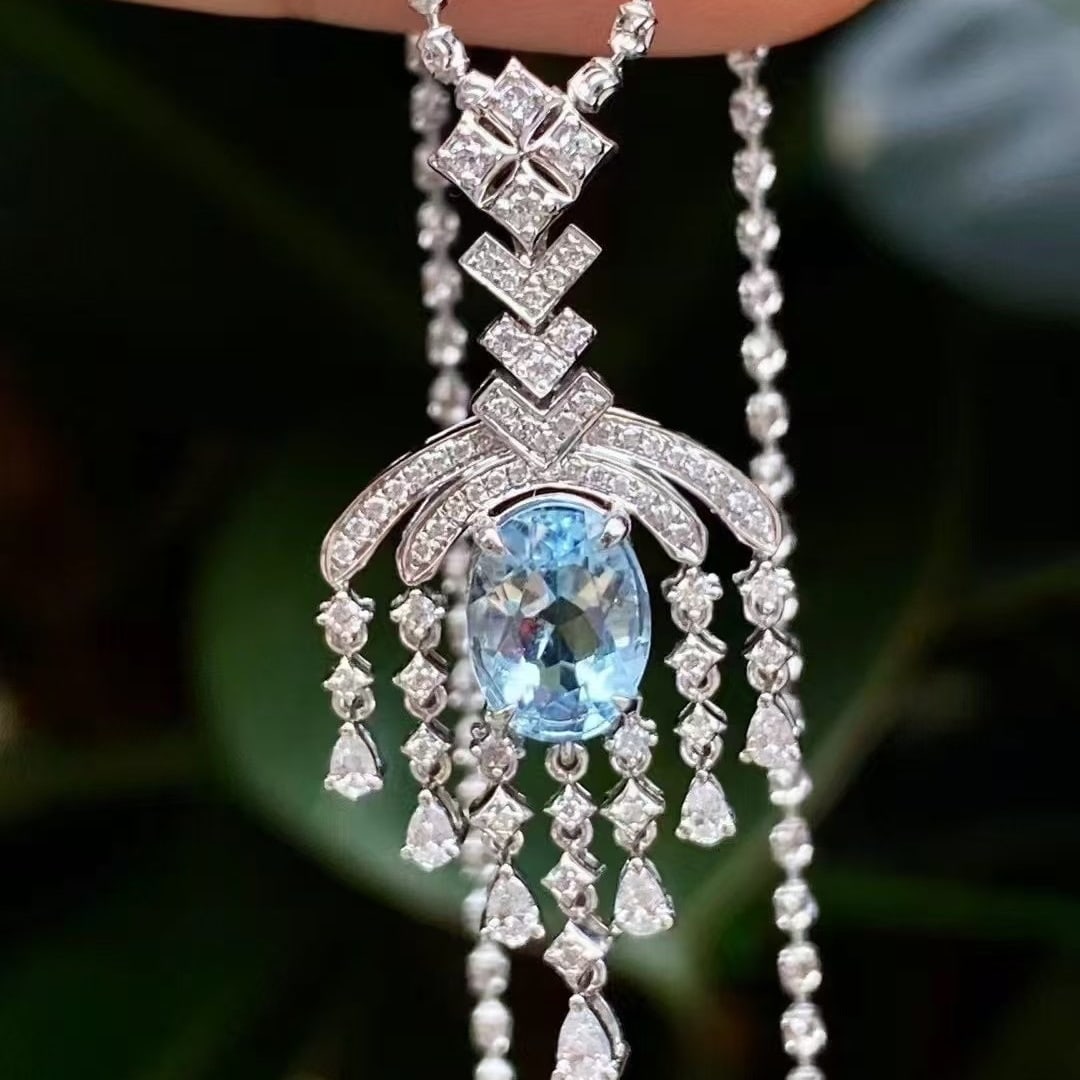 14k Gold 1.62 Ctw Natural Aquamarine & Diamond Pendant( Without Chain ): Ref:230971038 // gold content:14k gold // main gemstone:aquamarine // shape:oval // carat weight:1. 22ct // color:blue // treatment:natural // // adjacent gemstone 2 : diamond // shape:multiply //