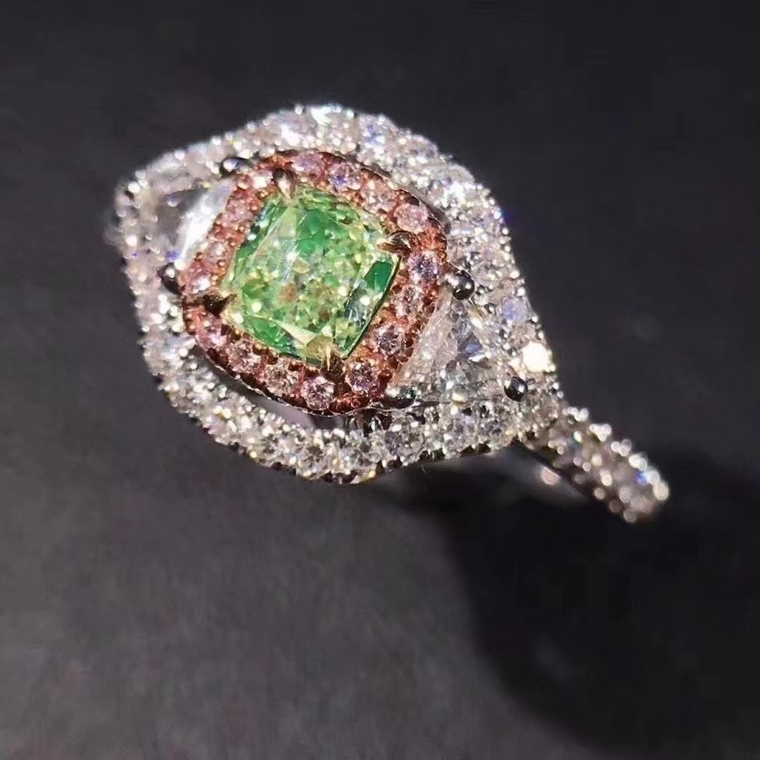 Gia Certified 14k Gold 0.36 Ct Natural Green Diamond & Diamond Ring: Ref:230971044 // gold content:14k gold // ring size:7. 25us // // main gemstone:green diamond // certified:gia // shape:cushion // carat weight:0. 36ct // clarity grade:vs1 // color:green //