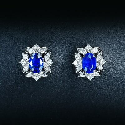 14k Gold 1.07 Ct Natural Sapphire & Diamond Earrings: Ref:230971078 // gold content:14k gold // main gemstone:sapphire // shape:oval // carat weight:1. 07ct // color:royal blue // treatment:natural // // adjacent gemstone 2 : diamond // shape:round //