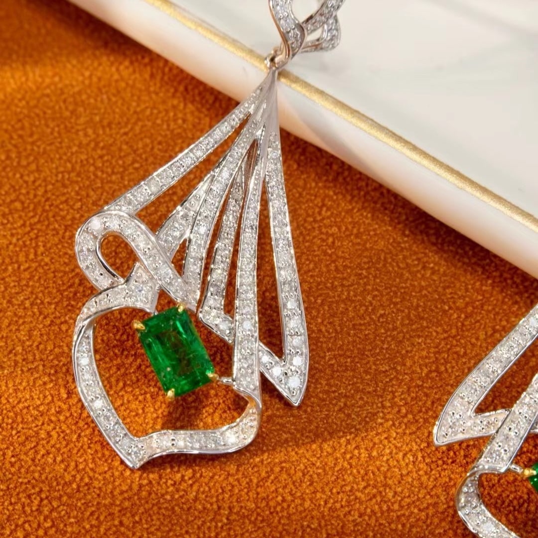 14k Gold 2.08 Ctw Vivid Green Natural Emerald & Diamond Earrings - 3