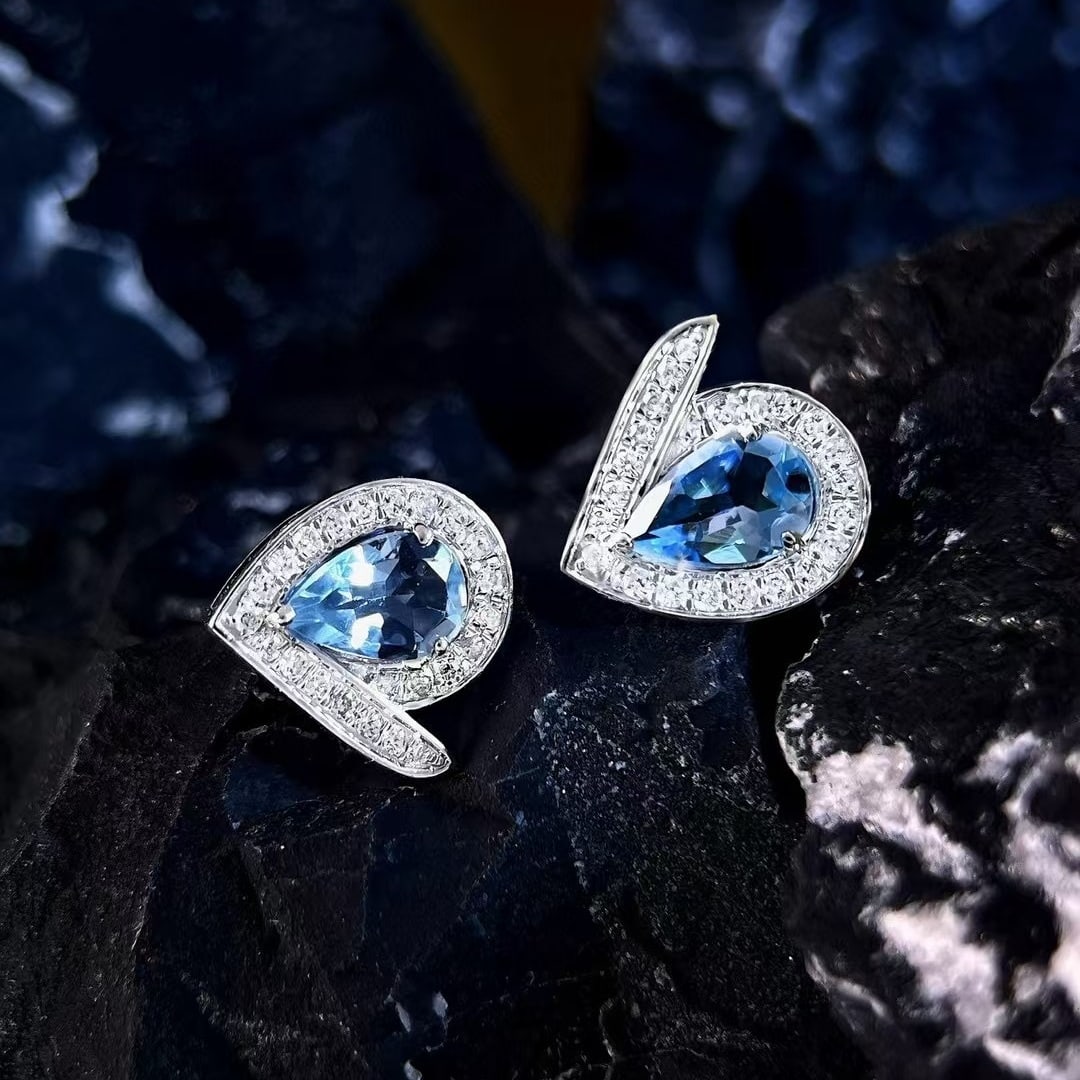 14k Gold 1.04 Ctw Natural Aquamarine & Diamond Earrings - 5