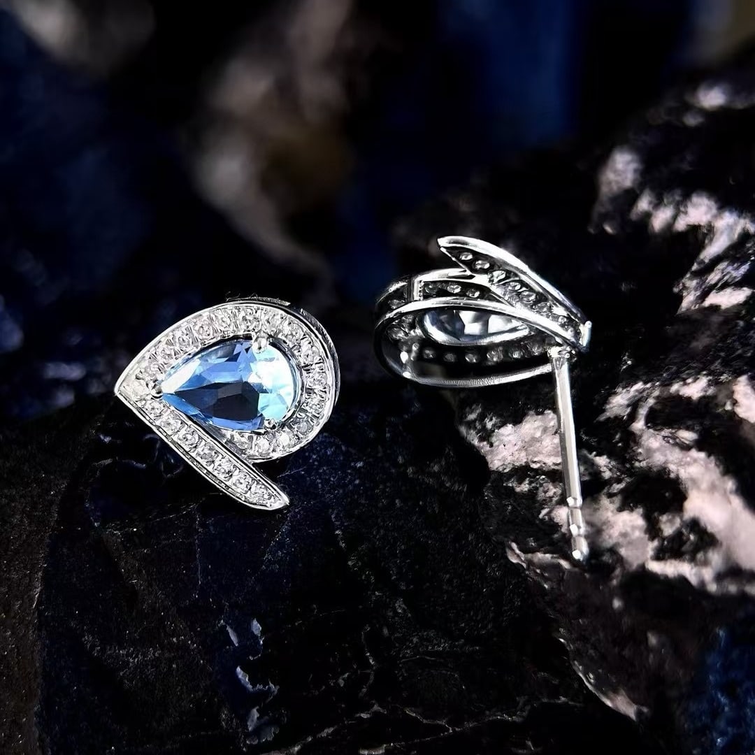 14k Gold 1.04 Ctw Natural Aquamarine & Diamond Earrings - 6