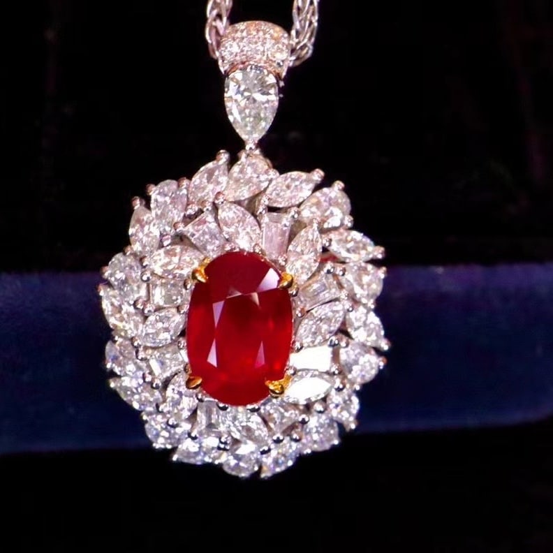 14k Gold 2.15 Ctw Natural Ruby & Diamond Pendant( Without Chain ): Ref:230971114 // gold content:14k gold // main gemstone:ruby // shape:oval // carat weight:1. 10ct // color:pigeonblood red // treatment:natural // // adjacent gemstone 2 : diamond //