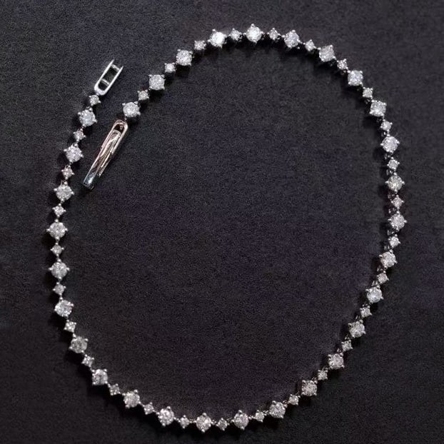 14k Gold 1.4 Ct Natural H Diamond Bracelet: Ref:230971134 // gold content:14k gold // main gemstone:diamond // shape:round // carat weight:1. 4ct // clarity grade:vs-si // color:h // treatment:natural // cut grade:g // Condition: NewLow