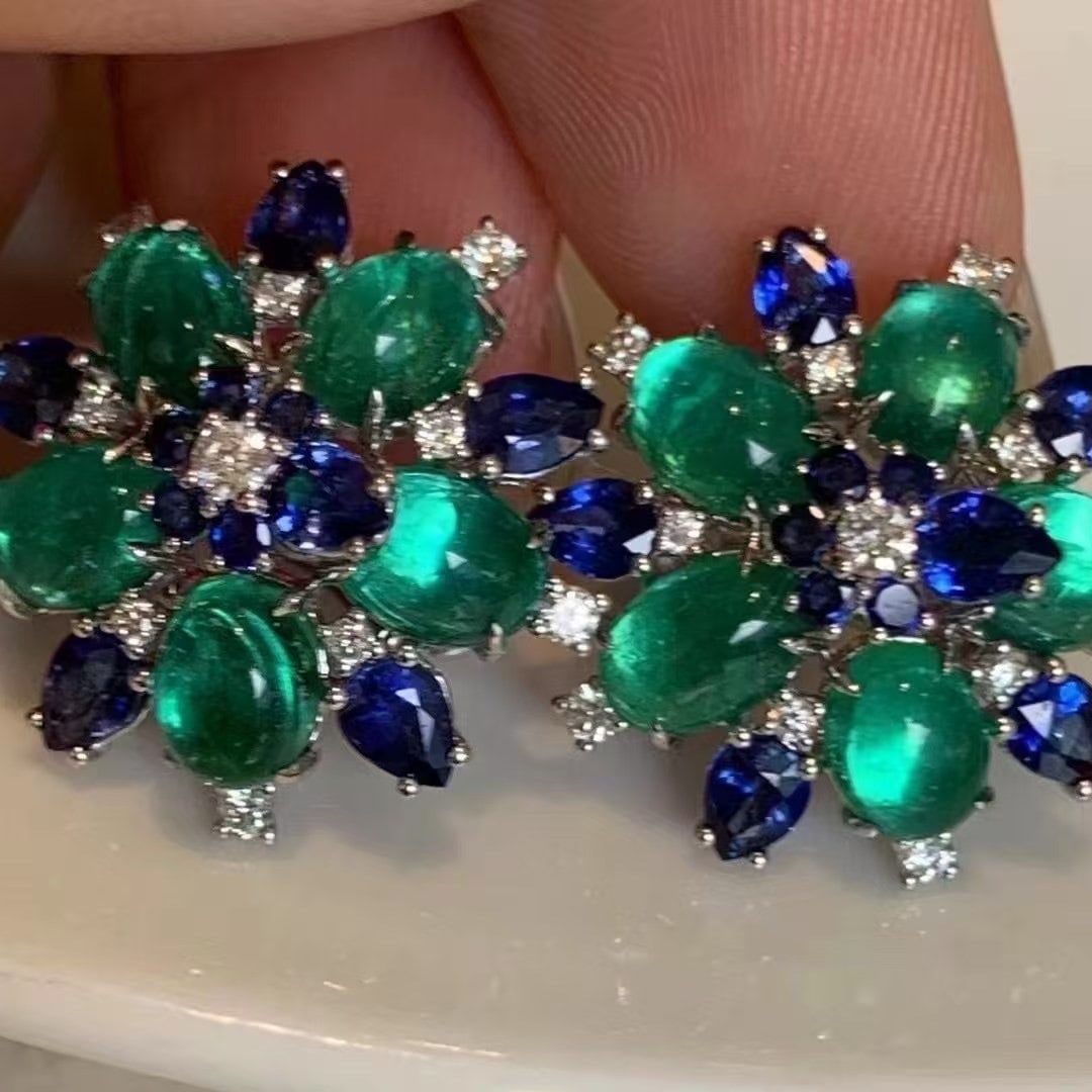14k Gold 8.83 Ctw Natural Emerald & Sapphire Earrings - 4