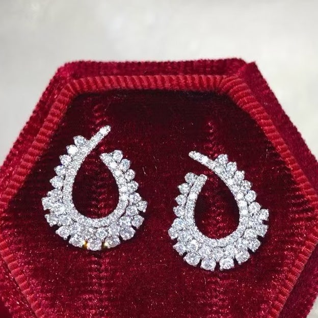 14k Gold 0.98 Ct Natural H Diamond Earrings: Ref:230971144 // gold content:14k gold // main gemstone:diamond // shape:round // carat weight:0. 98ct // clarity grade:vs-si // color:h // treatment:natural // cut grade:g // High Estimate: