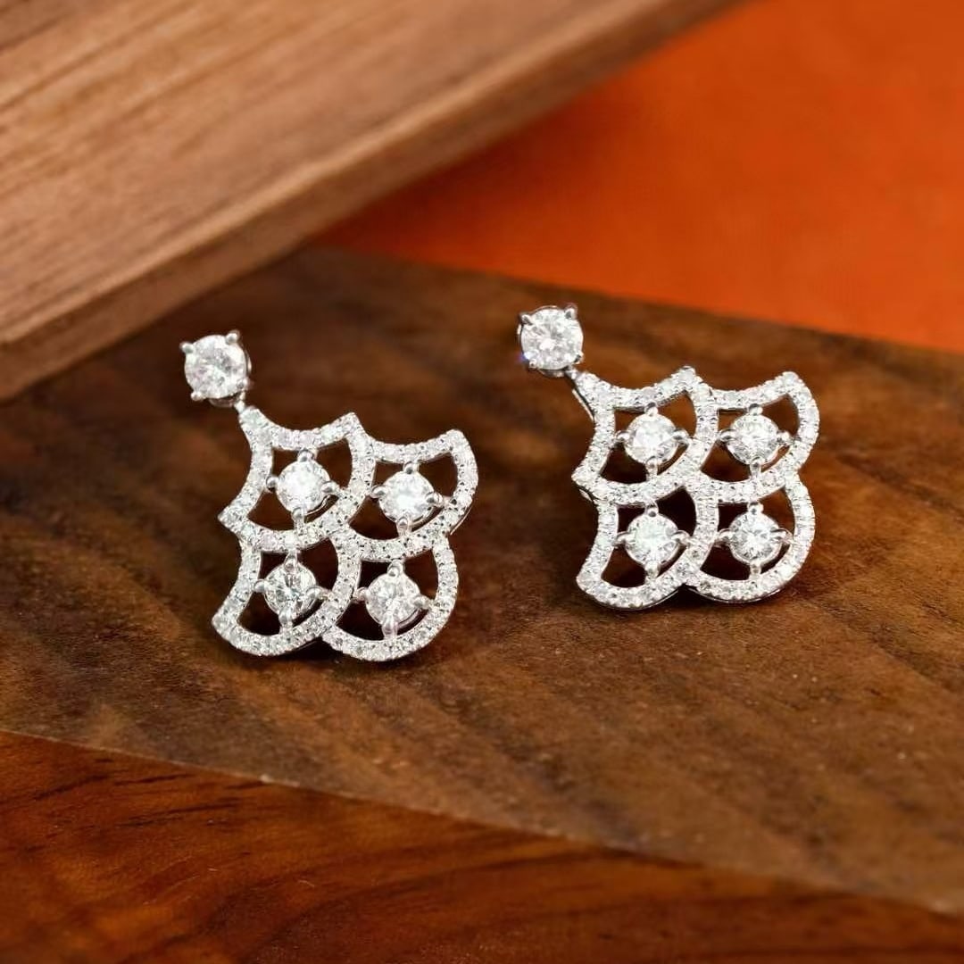 14k Gold 0.96 Ct Natural H Diamond Earrings: Ref:230971151 // gold content:14k gold // main gemstone:diamond // shape:round // carat weight:0. 96ct // clarity grade:vs-si // color:h // treatment:natural // cut grade:g // High Estimate: