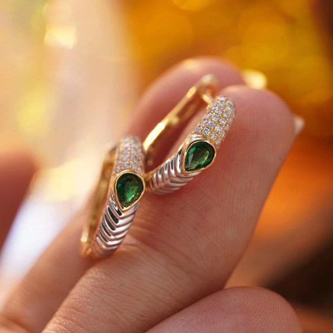 14k Gold 0.48 Ctw Natural Emerald & Diamond Earrings - 3