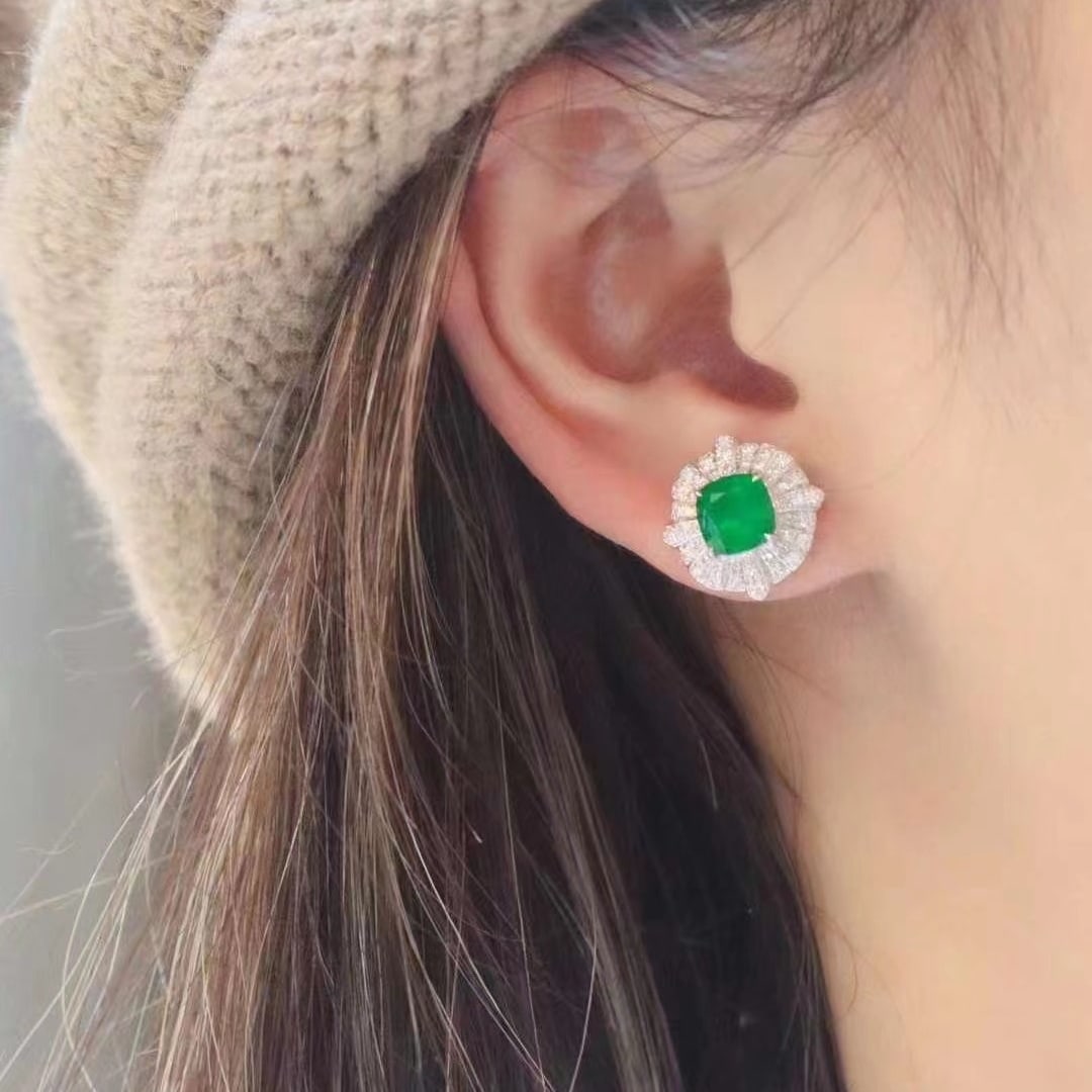 14k Gold 2.88 Ctw Vivid Green Natural Emerald & Diamond Earrings - 2