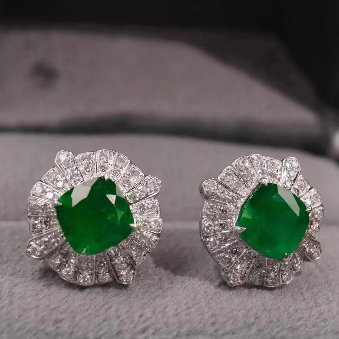 14k Gold 2.88 Ctw Vivid Green Natural Emerald & Diamond Earrings - 4