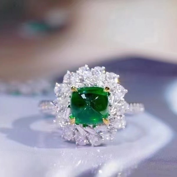 14k Gold 2.46 Ct Vivid Green Natural Emerald & Diamond Ring: Ref:230971240 // gold content:14k gold // ring size:7. 25us // // main gemstone:emerald // shape:suger-loaf // carat weight:2. 46ct // color:vivid green // treatment:natural // // adjacent