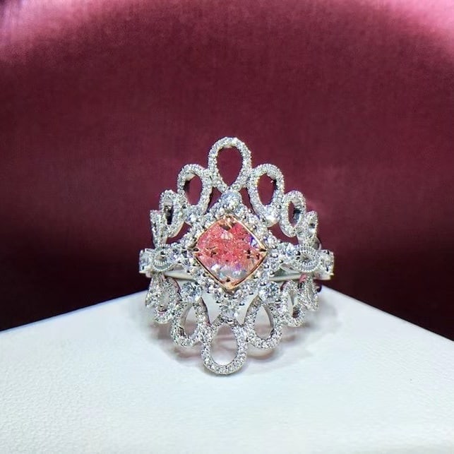 14k Gold 1.46 Ctw Natural Pink Diamond & Diamond Ring: Ref:230972011 // gold content:14k gold // ring size:7. 25us // // main gemstone:pink diamond // shape:cushion // carat weight:1. 01ct // color:pink // treatment:natural // // adjacent gemstone 2 :