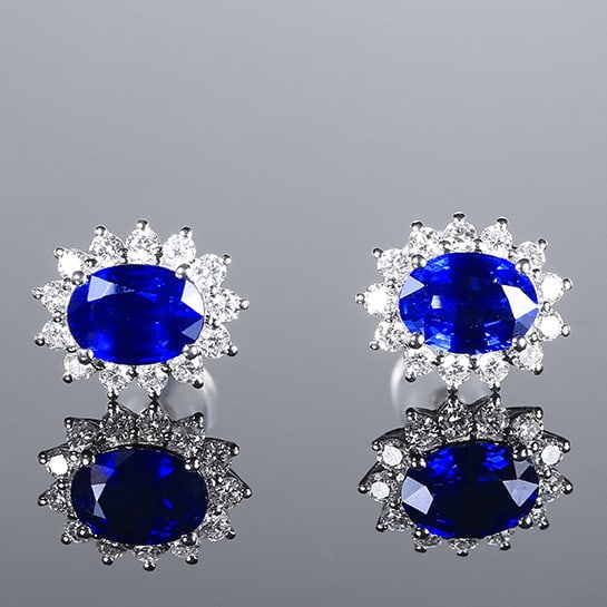 14k Gold 2.52 Ctw Natural Sapphire & Diamond Earrings: Ref:230972034 // gold content:14k gold // main gemstone:sapphire // shape:oval // carat weight:2. 00ct // color:royal blue // treatment:natural // // adjacent gemstone 2 : diamond // number of stones: