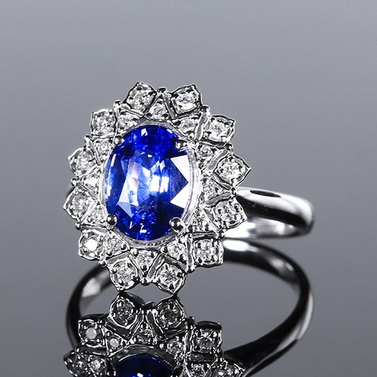 14k Gold 2.31 Ctw Natural Sapphire & Diamond Ring: Ref:230972036 // gold content:14k gold // ring size:7. 25us // // main gemstone:sapphire // shape:oval // carat weight:2. 07ct // color:cornflower blue // treatment:natural // // adjacent gemstone