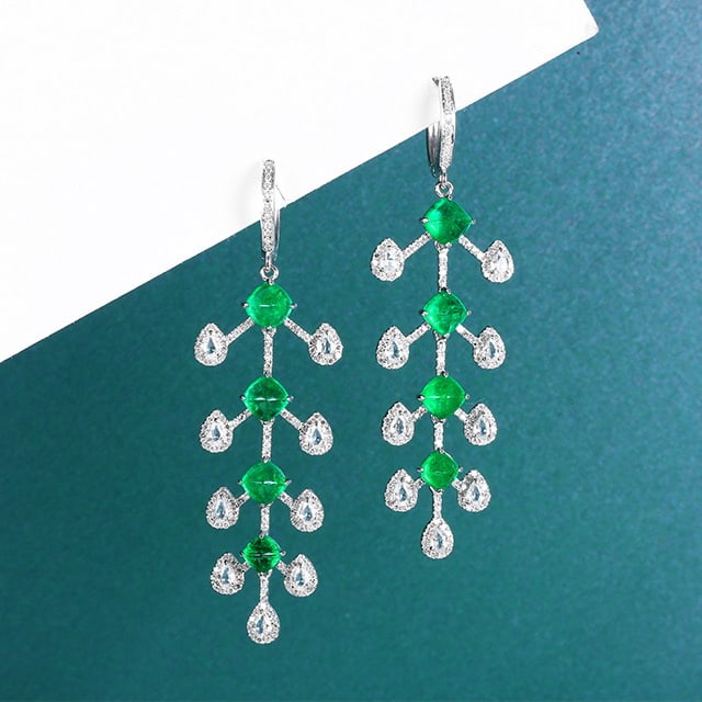 14k Gold 5.55 Ctw Vivid Green Natural Emerald & Diamond Earrings: Ref:230972045 // gold content:14k gold // main gemstone:emerald // shape:suger-loaf // carat weight:4. 68ct // color:vivid green // treatment:natural // // adjacent gemstone 2 : diamond // number
