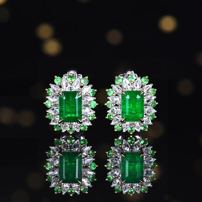 14k Gold 2.99 Ctw Vivid Green Natural Emerald & Diamond Earrings: Ref:230972099 // gold content:14k gold // main gemstone:emerald // shape:octagonal // carat weight:2. 47ct // color:vivid green // treatment:natural // // adjacent gemstone 2 : diamond //