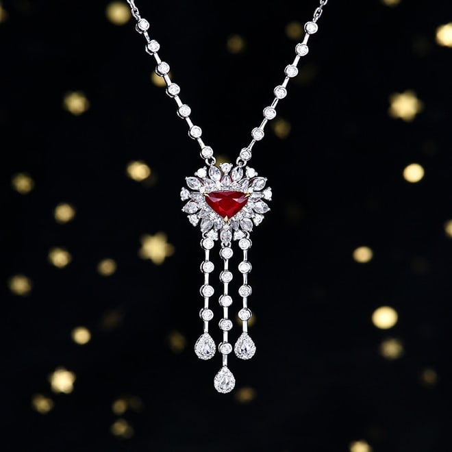 14k Gold 1.96 Ctw Natural Ruby & Diamond Necklace: Ref:230972100 // gold content:14k gold // main gemstone:ruby // shape:pear // carat weight:1. 03ct // color:pigeonblood red // treatment:natural // // adjacent gemstone 2 : diamond // number of