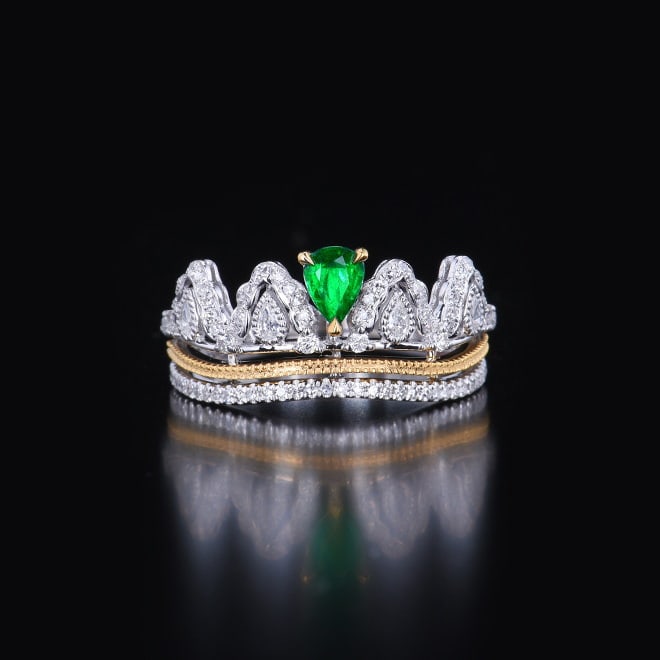 14k Gold 0.58 Ctw Vivid Green Natural Emerald & Diamond Ring: Ref:230972141 // gold content:14k gold // ring size:7. 25us // // main gemstone:emerald // shape:pear // carat weight:0. 22ct // color:vivid green // treatment:natural // // adjacent gemstone 2 :