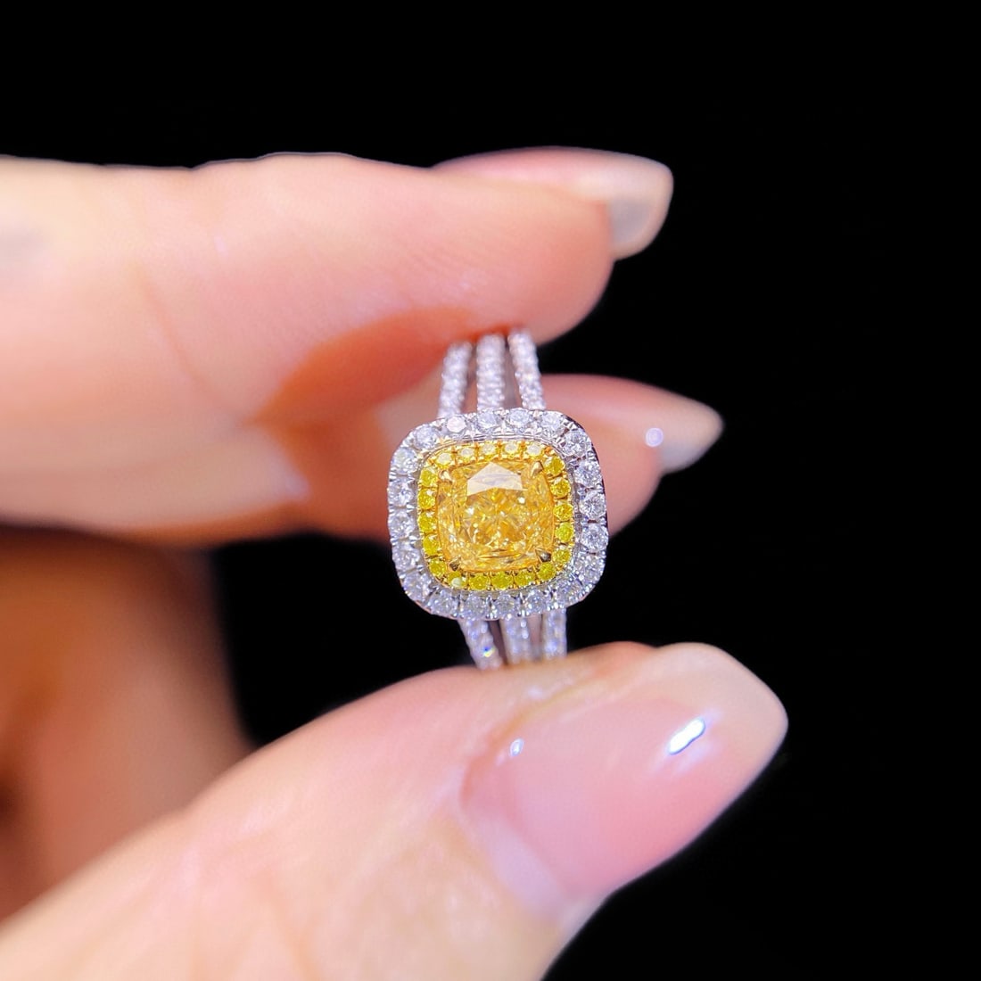 14k Gold 1.50 Ctw Natural Yellow Diamond & Diamond Ring (1 of 4)