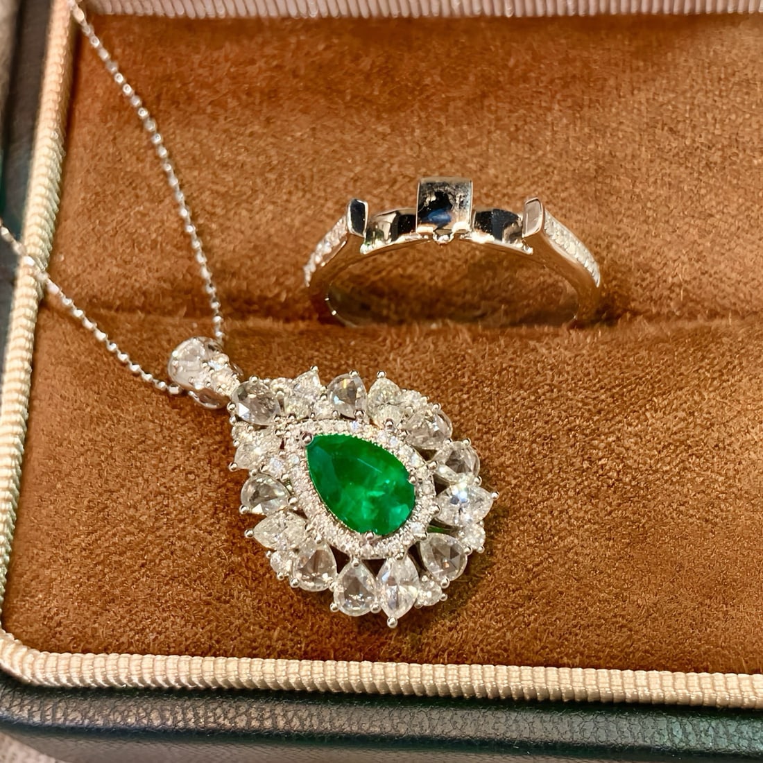 14k Gold 2.14 Ctw Vivid Green Natural Emerald & Diamond Ring/pendant( Without Chain ): Ref:230972194 // gold content:14k gold // ring size:7. 25us // // main gemstone:emerald // shape:pear // carat weight:0. 79ct // color:vivid green // treatment:natural // // adjacent gemstone 2 :