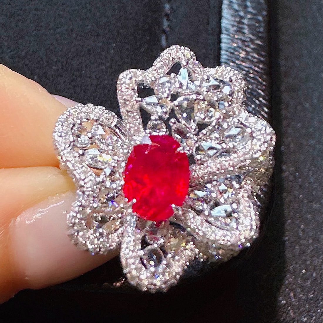 14k Gold 1.94 Ctw Natural Ruby & Diamond Ring: Ref:230972205 // gold content:14k gold // ring size:7. 25us // // main gemstone:ruby // shape:oval // carat weight:1. 02ct // color:pigeonblood red // treatment:natural // // adjacent gemstone 2 : dia