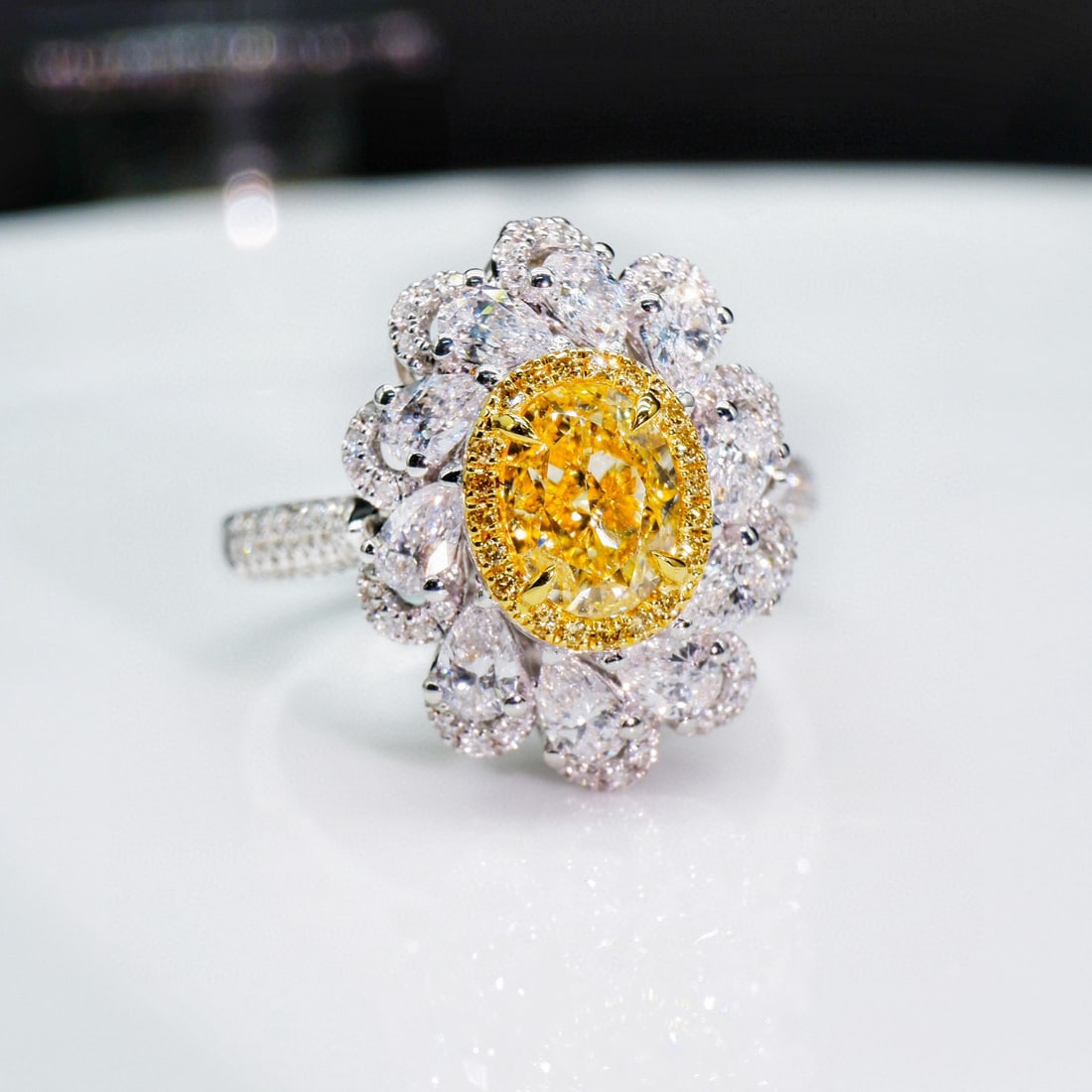 Gia Certified 14k Gold 2.09 Ctw Natural Yellow Diamond & Diamond Ring/pendant( Without Chain ): Ref:230972220 // gold content:14k gold // ring size:7. 25us // // main gemstone:yellow diamond // certified:gia // shape:oval // carat weight:1. 01ct // clarity grade:vs2 // color:yellow //