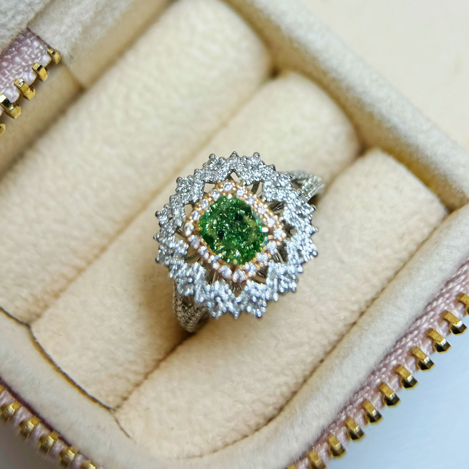 Gia Certified 14k Gold 1.72 Ctw Natural Green Diamond & Diamond Ring: Ref:230972223 // gold content:14k gold // ring size:7. 25us // // main gemstone:green diamond // certified:gia // shape:cushion // carat weight:1. 01ct // clarity grade:vs1 // color:green //