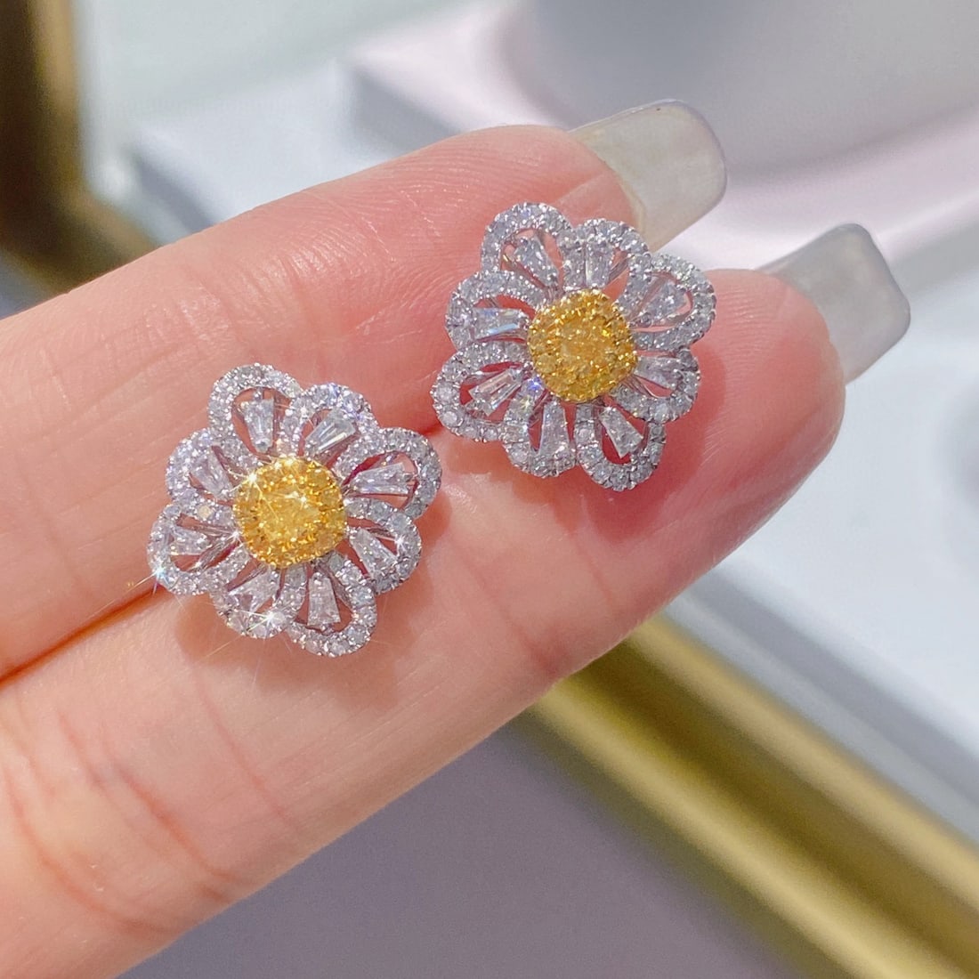 14k Gold 1.37 Ctw Natural Yellow Diamond & Diamond Earrings: Ref:230972229 // gold content:14k gold // main gemstone:yellow diamond // shape:cushion // carat weight:0. 27ct // color:yellow // treatment:natural // // adjacent gemstone 2 : diamond //