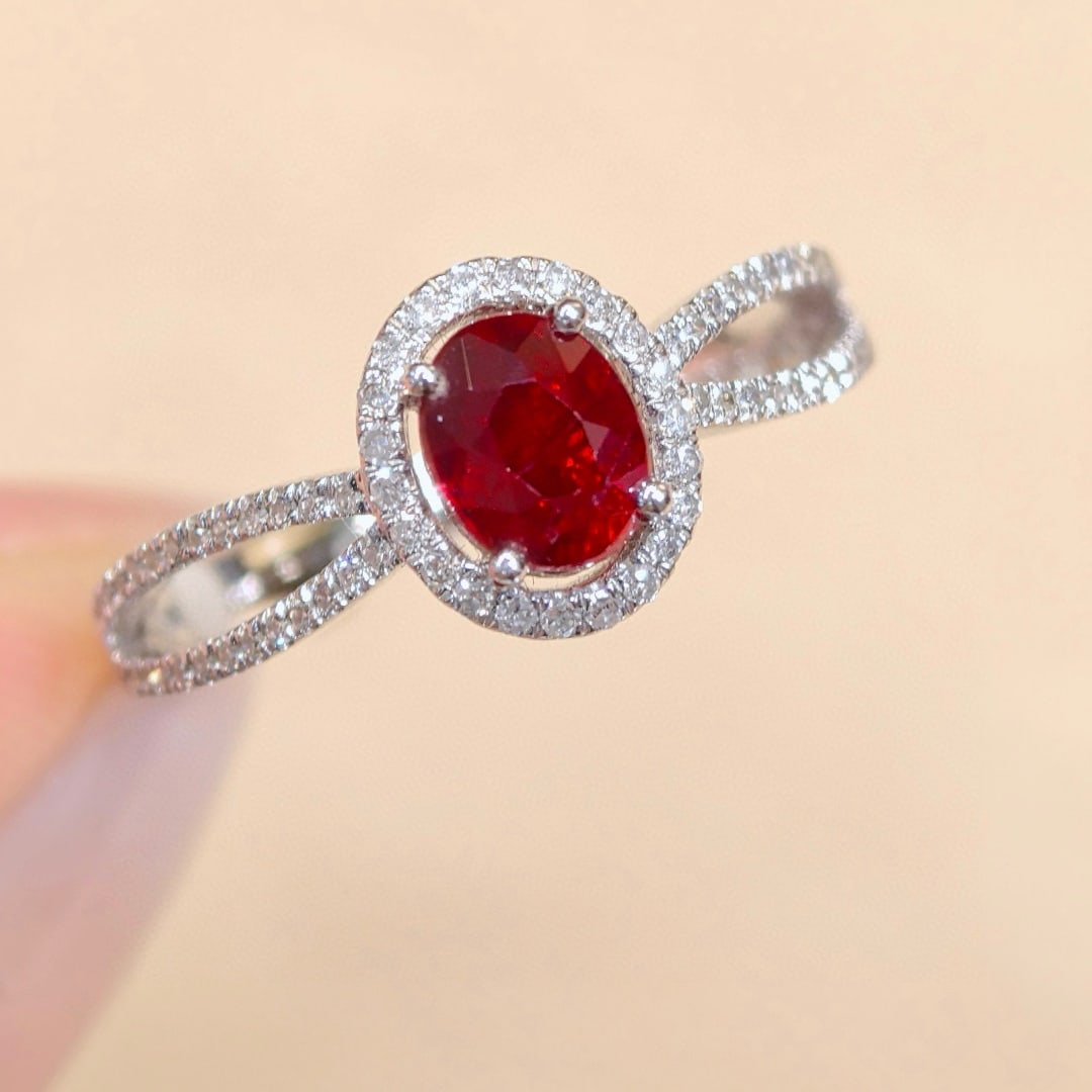 14k Gold 1.30 Ctw Natural Ruby & Diamond Ring: Ref:230972237 // gold content:14k gold // ring size:7. 25us // // main gemstone:ruby // shape:oval // carat weight:1. 00ct // color:pigeonblood red // treatment:natural // // adjacent gemstone 2 : dia