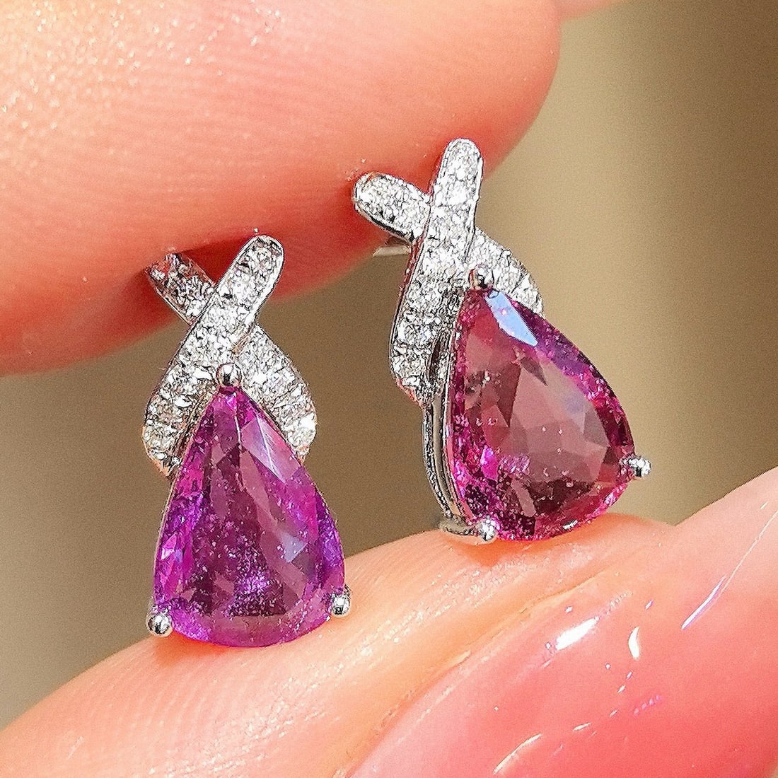 14k Gold 3.24 Ctw Natural Sapphire & Lab Grown Diamond Earrings: Ref:230972241 // gold content:14k gold // main gemstone:sapphire // shape:pear // carat weight:3. 11ct // color:purple // treatment:natural // // adjacent gemstone 2 : lab grown diamond //