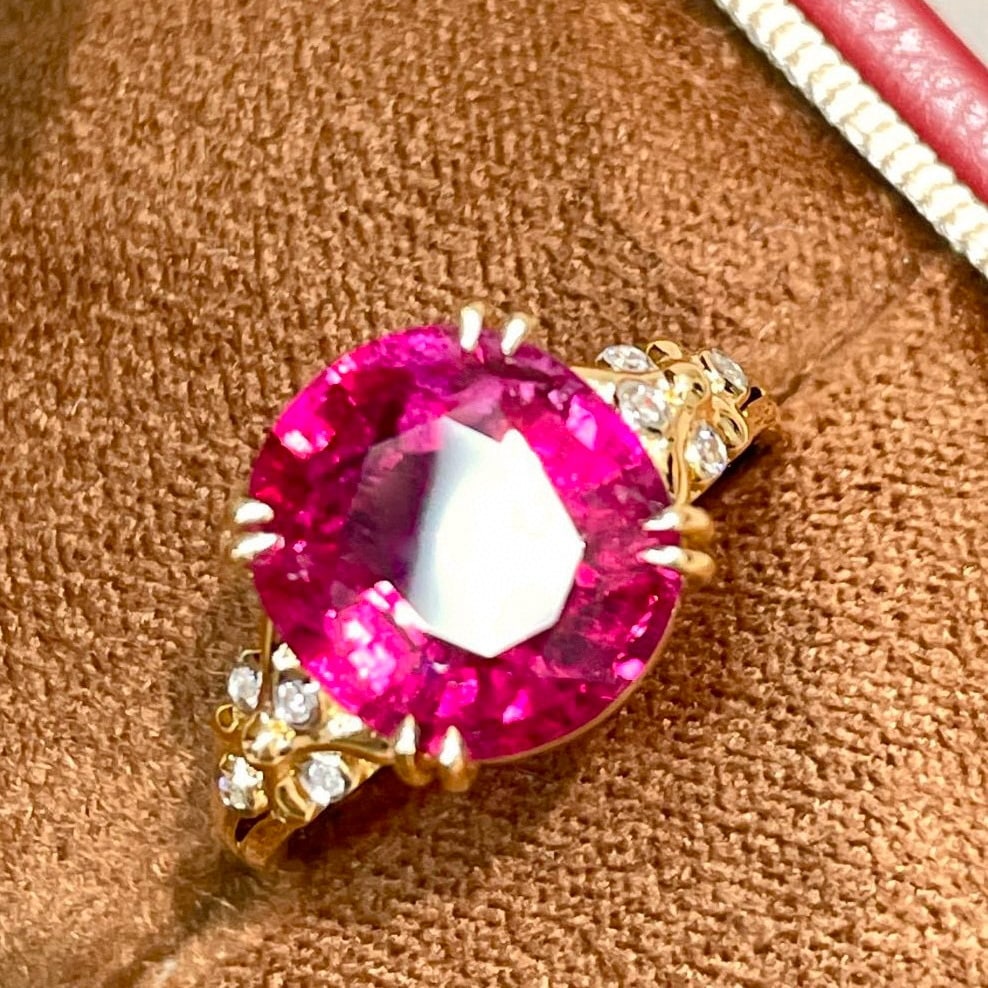 14k Gold 4.18 Ct Natural Tourmaline & Diamond Ring: Ref:230972249 // gold content:14k gold // ring size:7. 25us // // main gemstone:tourmaline // shape:oval // carat weight:4. 18ct // color:red // treatment:natural // // adjacent gemstone 2 :