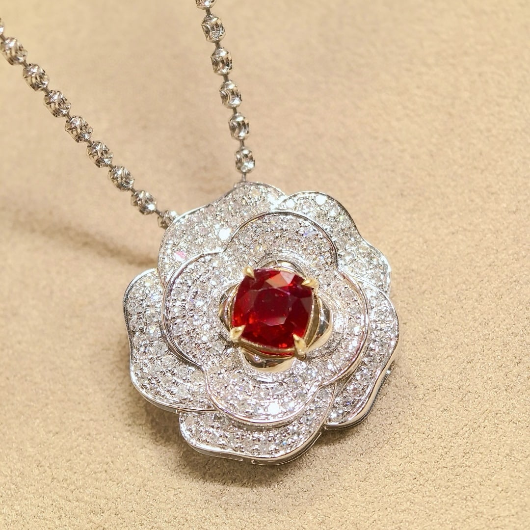 14k Gold 1.74 Ctw Natural Ruby & Diamond Pendant( Without Chain ): Ref:230972250 // gold content:14k gold // main gemstone:ruby // shape:cushion // carat weight:1. 09ct // color:pigeonblood red // treatment:natural // // adjacent gemstone 2 : diamond //