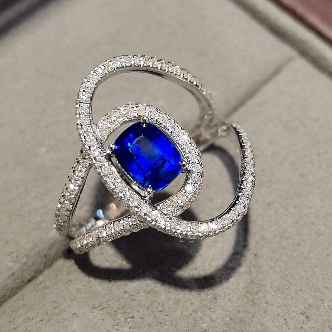 14k Gold 1.71 Ctw Natural Sapphire & Diamond Ring: Ref:230972265 // gold content:14k gold // ring size:7. 25us // // main gemstone:sapphire // shape:cushion // carat weight:1. 08ct // color:royal blue // treatment:natural // // adjacent gemstone 2