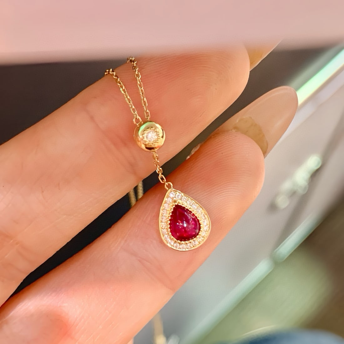 14k Gold 0.57 Ctw Natural Ruby & Diamond Necklace: Ref:230972292 // gold content:14k gold // main gemstone:ruby // shape:pear // carat weight:0. 49ct // color:red // treatment:natural // // adjacent gemstone 2 : diamond // shape:round // carat