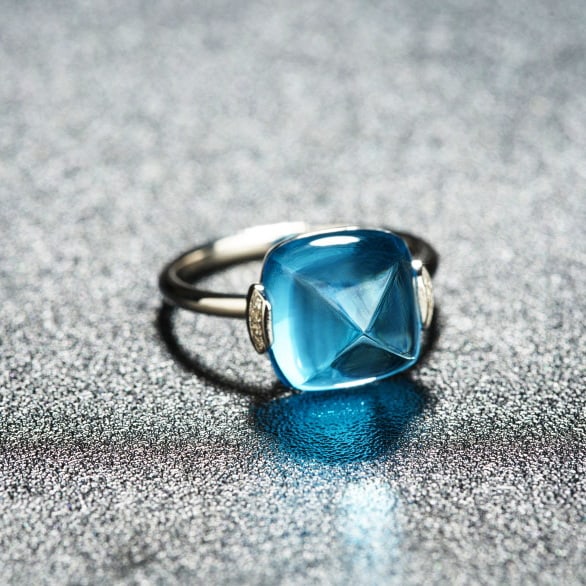 14k Gold 8.29 Ct Natural Topaz & Diamond Ring: Ref:230972357 // gold content:14k gold // ring size:7. 25us // // main gemstone:topaz // shape:suger-loaf // carat weight:8. 29ct // color:blue // treatment:natural // // adjacent gemstone 2 :