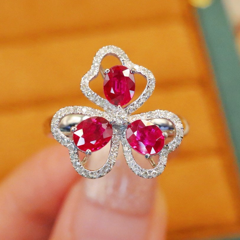 14k Gold 1.15 Ctw Natural Ruby & Diamond Ring: Ref:230972375 // gold content:14k gold // ring size:7. 25us // // main gemstone:ruby // shape:oval // carat weight:0. 93ct // color:pigeonblood red // treatment:natural // // adjacent gemstone 2 : dia