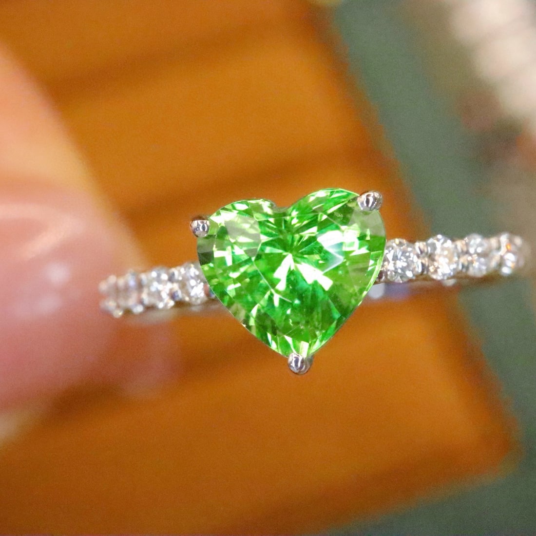 14k Gold 1.24 Ctw Natural Tsavorite & Diamond Ring: Ref:230972393 // gold content:14k gold // ring size:7. 25us // // main gemstone:tsavorite // shape:heart // carat weight:1. 08ct // color:green // treatment:natural // // adjacent gemstone 2 :