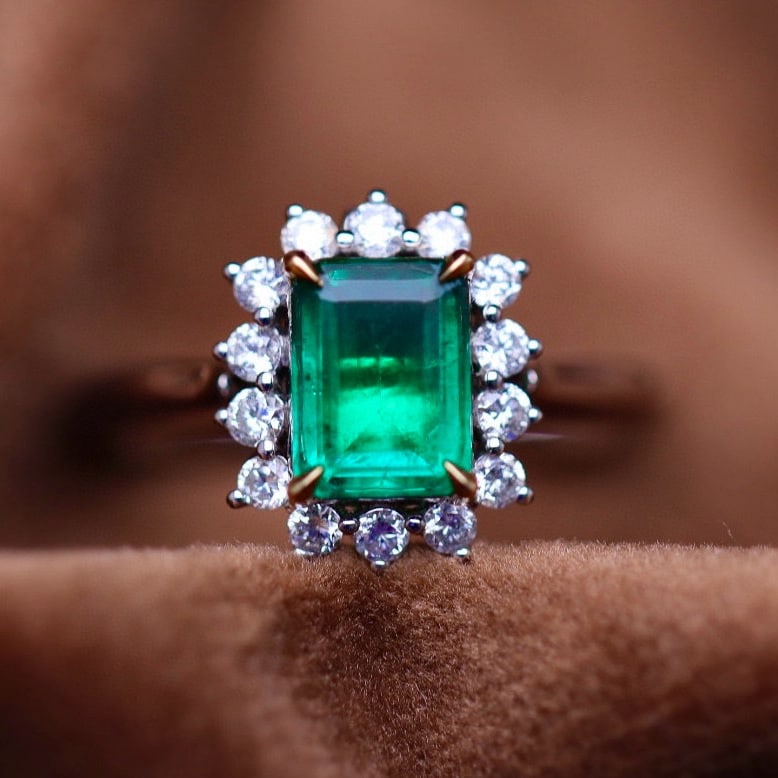 14k Gold 1.82 Ctw Vivid Green Natural Emerald & Diamond Ring/pendant( Without Chain ): Ref:230973002 // gold content:14k gold // ring size:7. 25us // // main gemstone:emerald // shape:octagonal // carat weight:1. 35ct // color:vivid green // treatment:natural // // adjacent gemstone