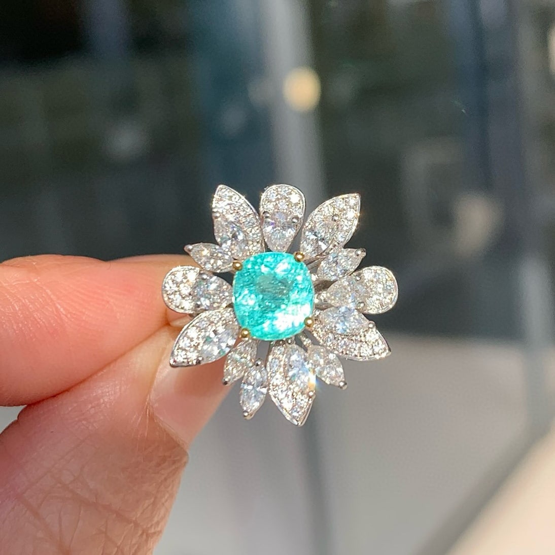 14k Gold 2.98 Ctw Natural Paraiba Tourmaline & Diamond Ring: Ref:230973027 // gold content:14k gold // ring size:7. 25us // // main gemstone:paraiba tourmaline // shape:oval // carat weight:1. 6ct // color:blue // treatment:natural // // adjacent gemstone 2 : d