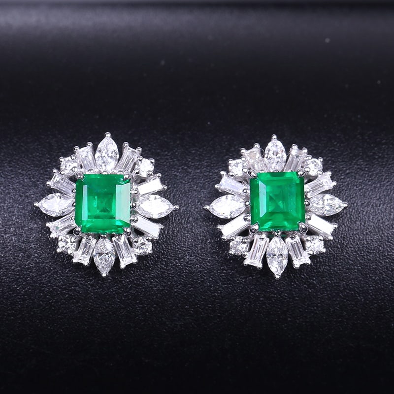 14k Gold 1.26 Ctw Vivid Green Natural Emerald & Diamond Earrings: Ref:230973053 // gold content:14k gold // main gemstone:emerald // shape:octagonal // carat weight:0. 72ct // color:vivid green // treatment:natural // // adjacent gemstone 2 : diamond // shape:multip